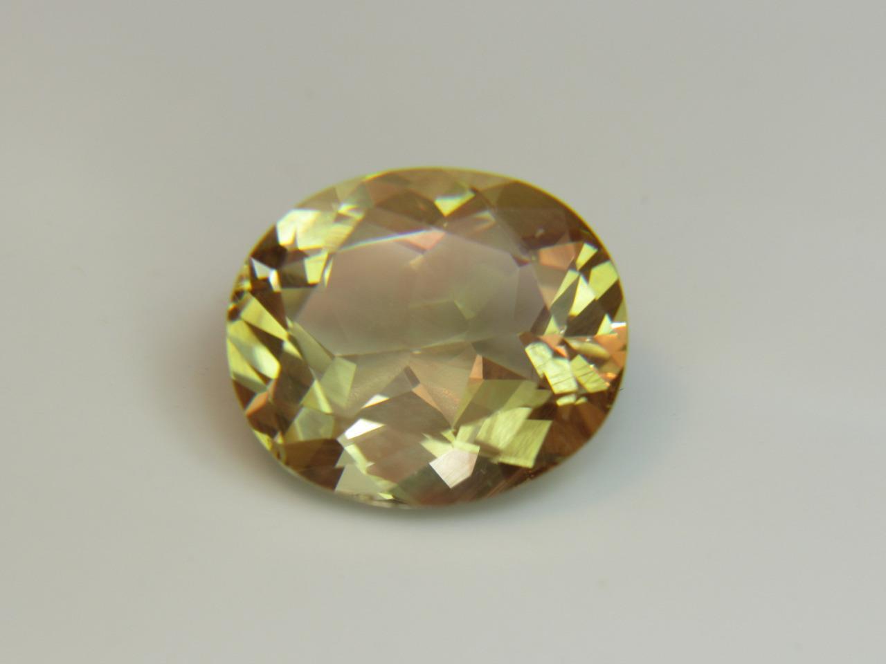 6.32CT VS STUNNING UNTREATED NATURAL GOLDEN YELLOW TANZANIAN LABRADORITE