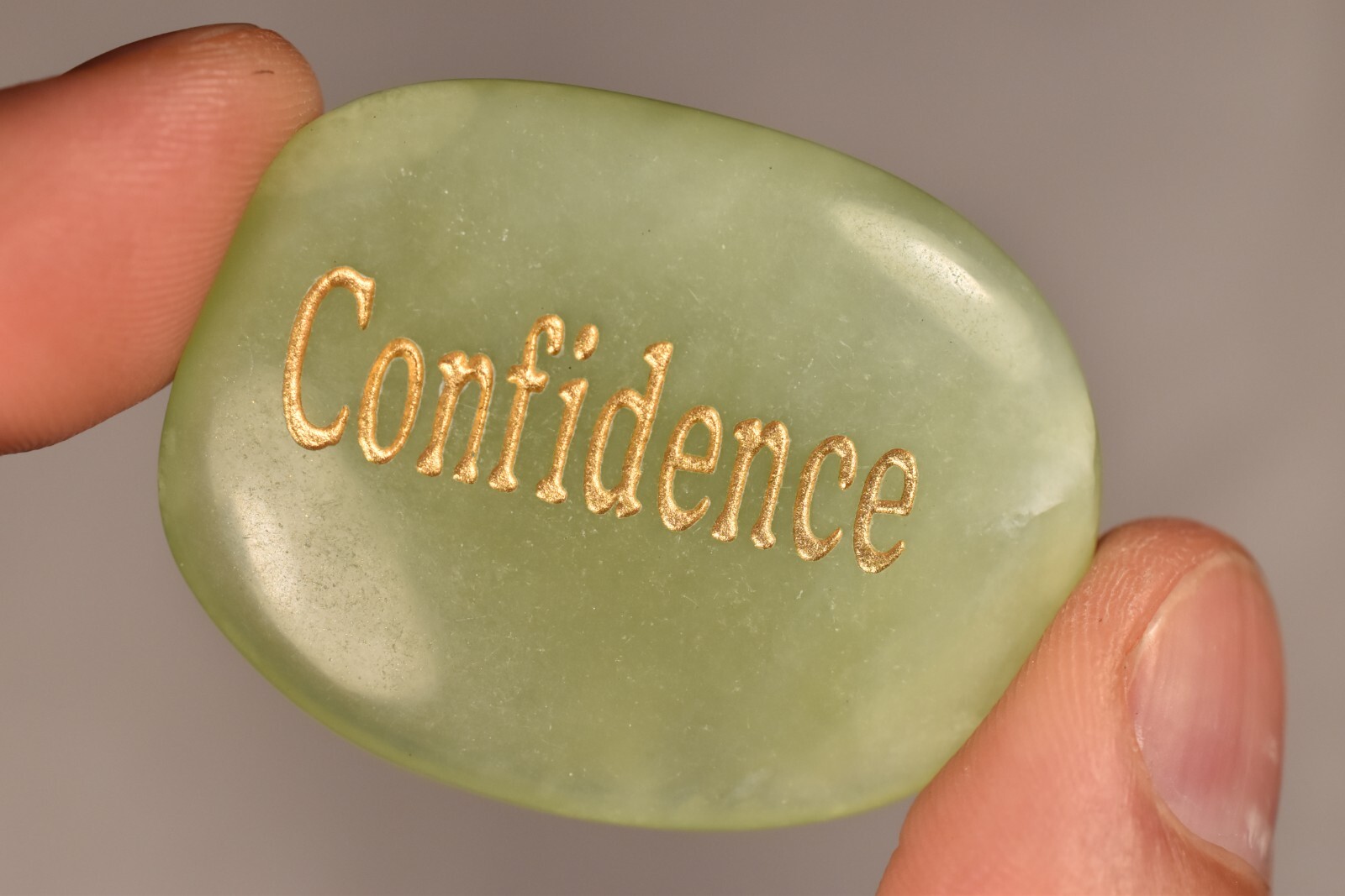 *CONFIDENCE* NEW JADE 4.7cm 23.4g Word Palm Worry Thumb Healing Crystal Bowenite